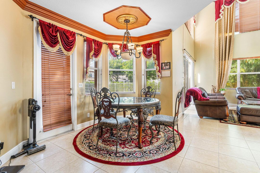 待售: $1,100,000 (5 贝兹, 4 浴室, 3818 平方英尺)