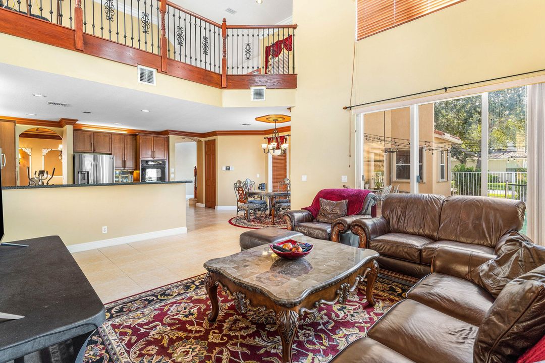 待售: $1,100,000 (5 贝兹, 4 浴室, 3818 平方英尺)