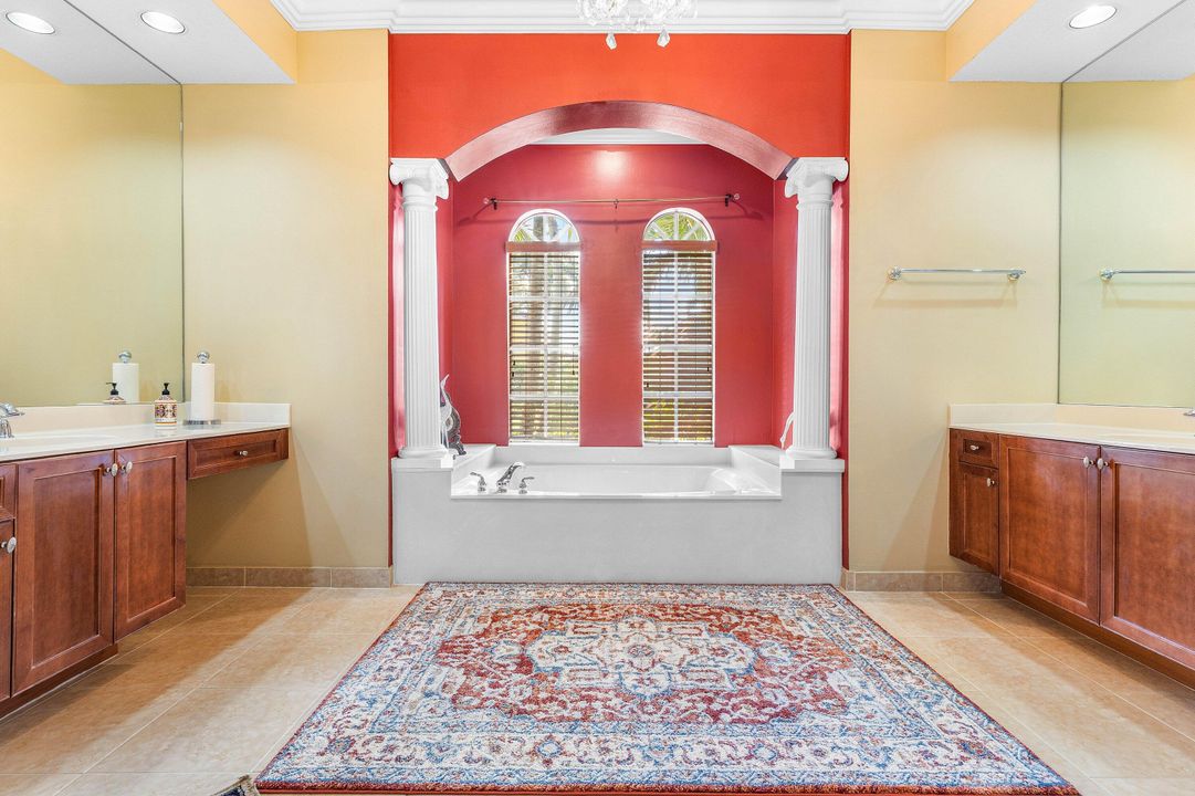 待售: $1,100,000 (5 贝兹, 4 浴室, 3818 平方英尺)