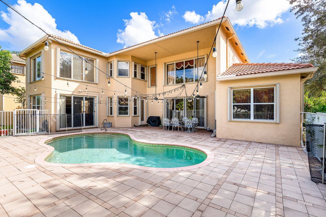 待售: $1,100,000 (5 贝兹, 4 浴室, 3818 平方英尺)