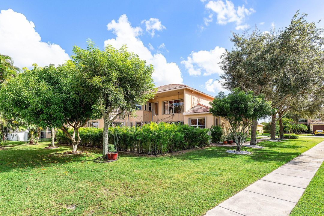 待售: $1,100,000 (5 贝兹, 4 浴室, 3818 平方英尺)