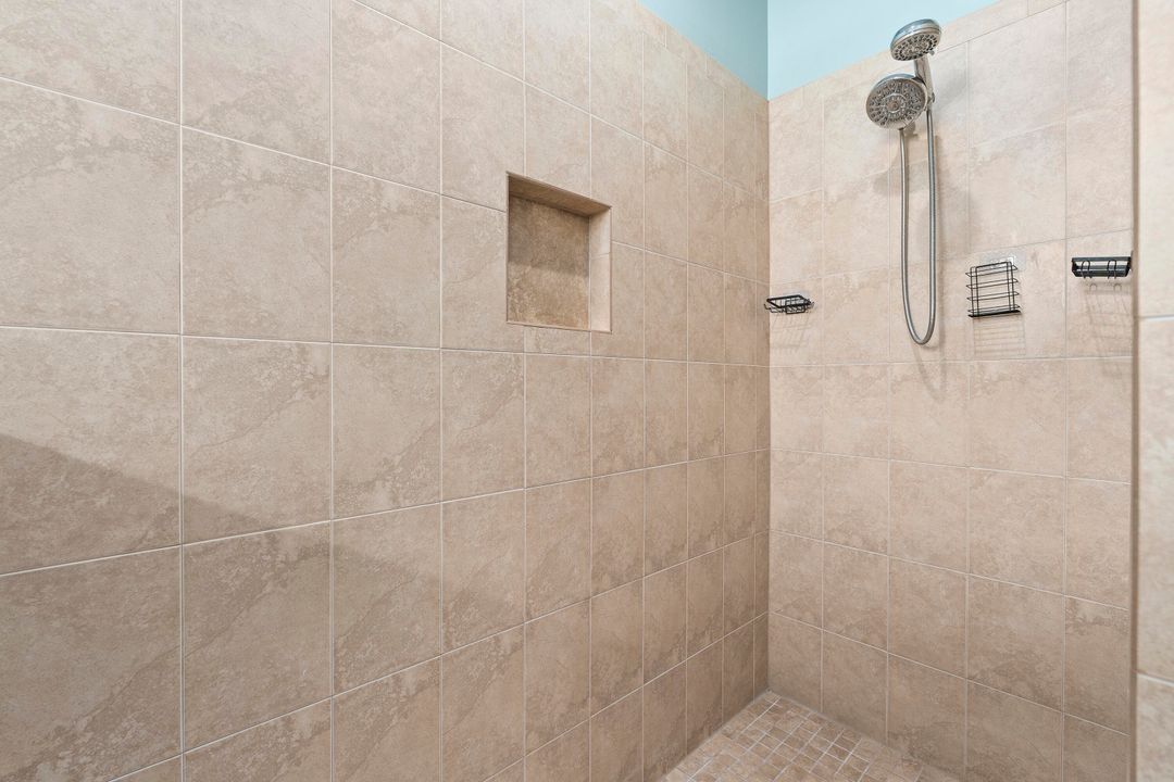 For Sale: $725,000 (4 beds, 3 baths, 2415 Square Feet)