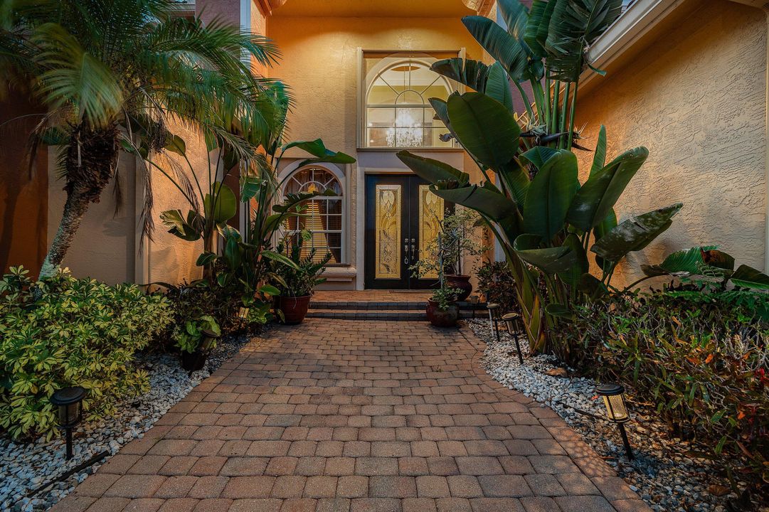 待售: $1,100,000 (5 贝兹, 4 浴室, 3818 平方英尺)