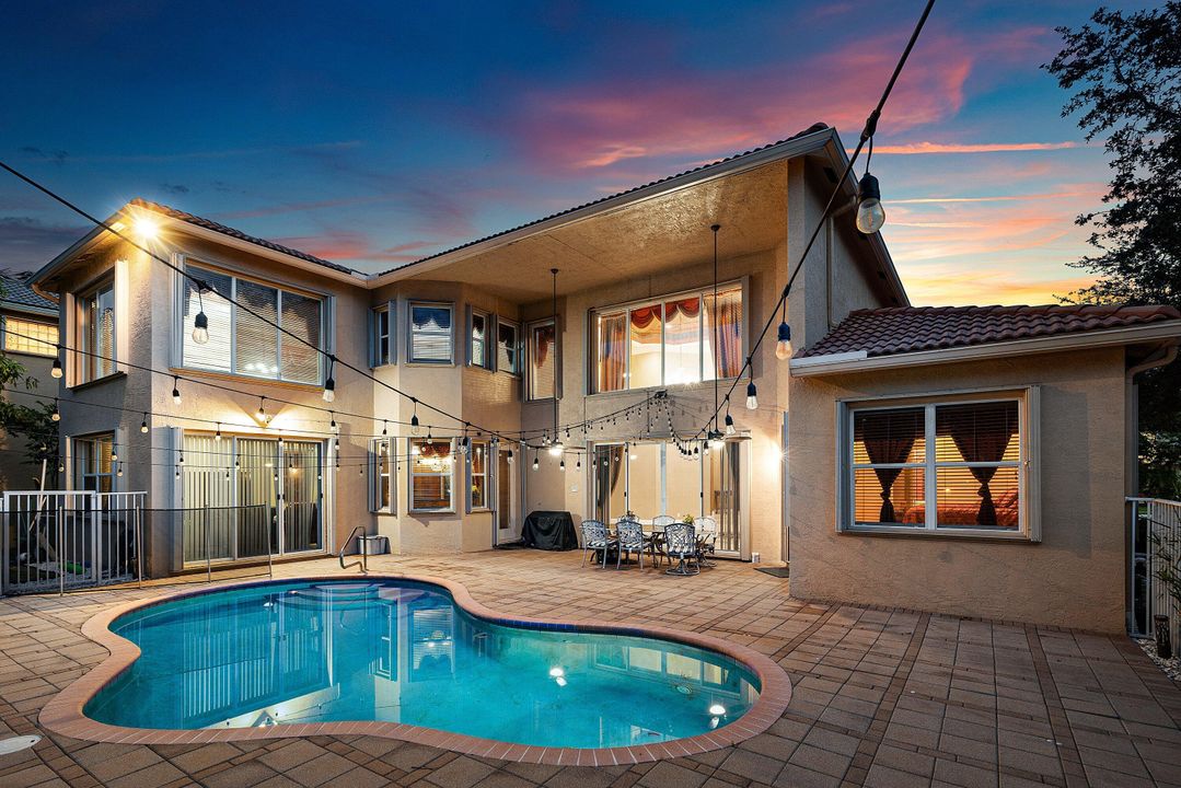 待售: $1,100,000 (5 贝兹, 4 浴室, 3818 平方英尺)