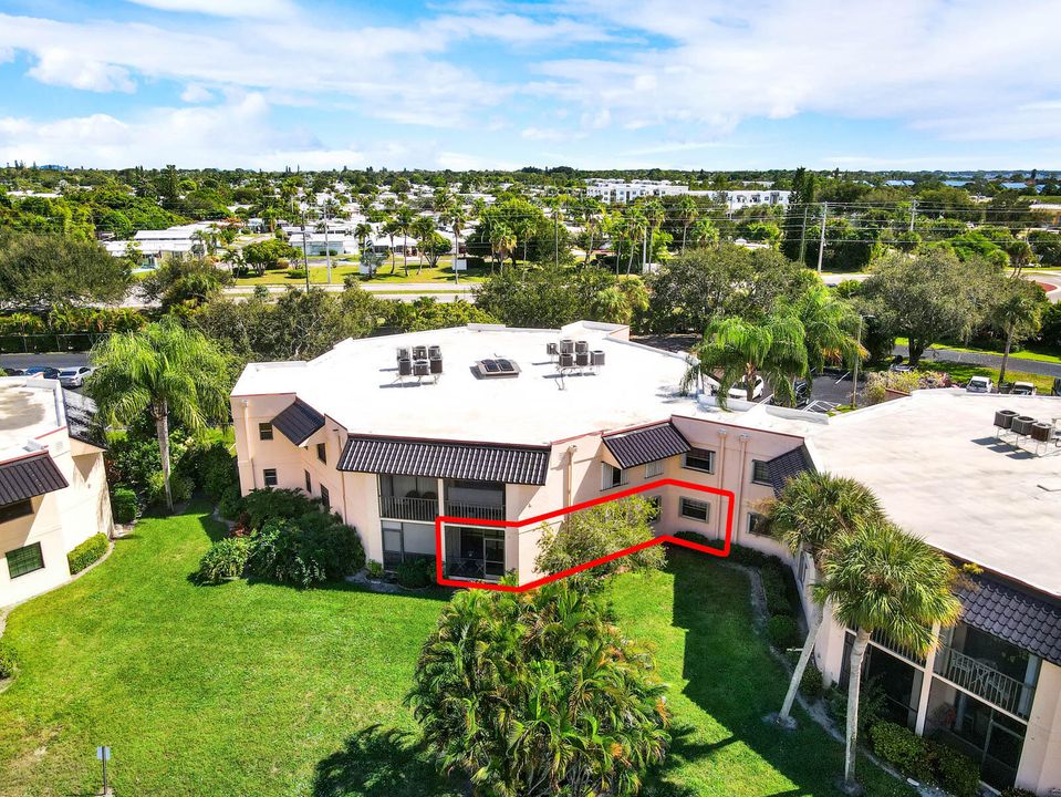 For Sale: $264,900 (2 beds, 2 baths, 903 Square Feet)