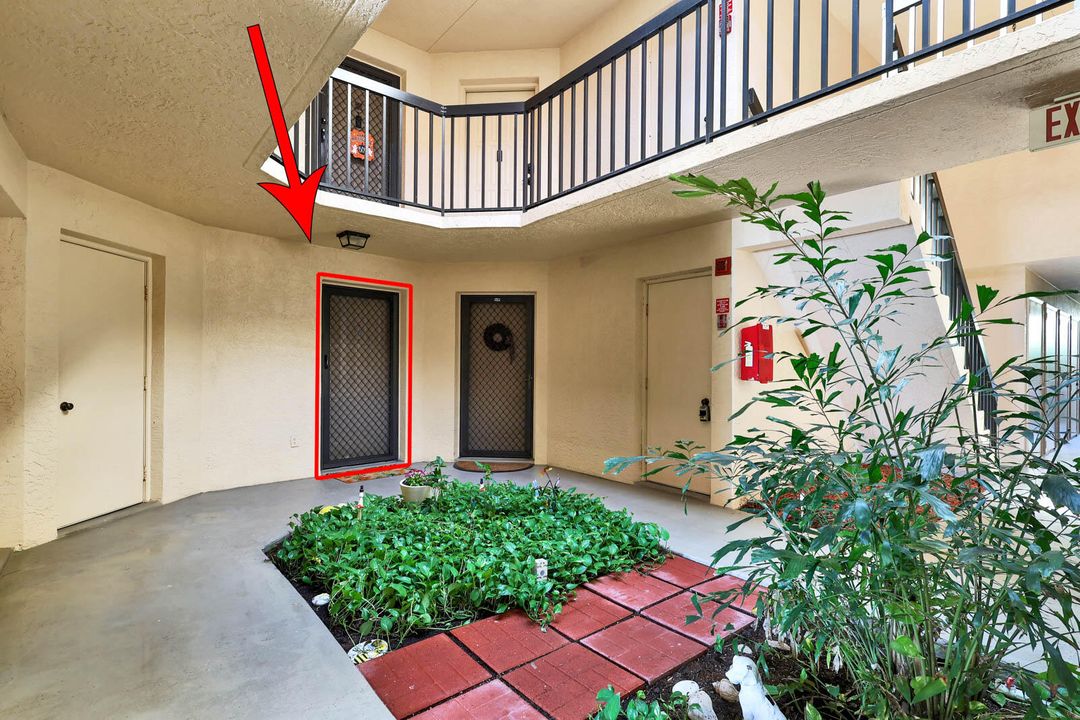 For Sale: $264,900 (2 beds, 2 baths, 903 Square Feet)