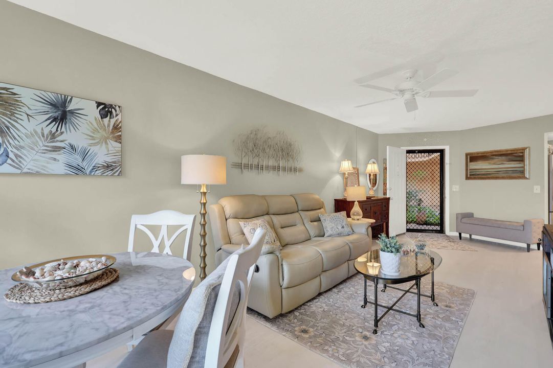 For Sale: $264,900 (2 beds, 2 baths, 903 Square Feet)