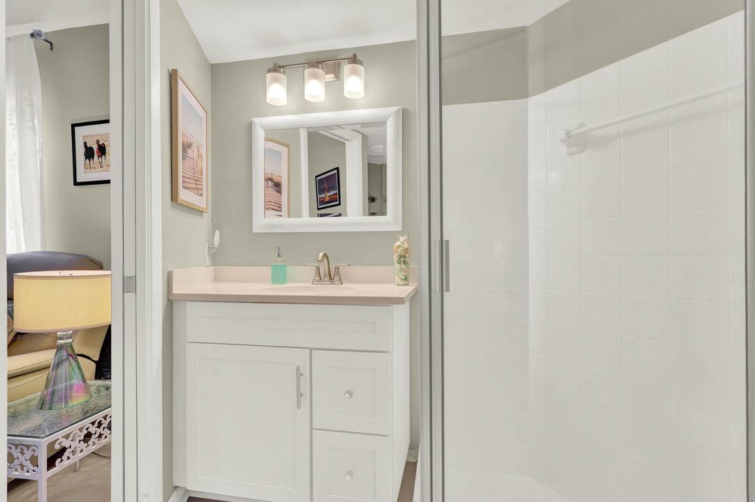 For Sale: $264,900 (2 beds, 2 baths, 903 Square Feet)