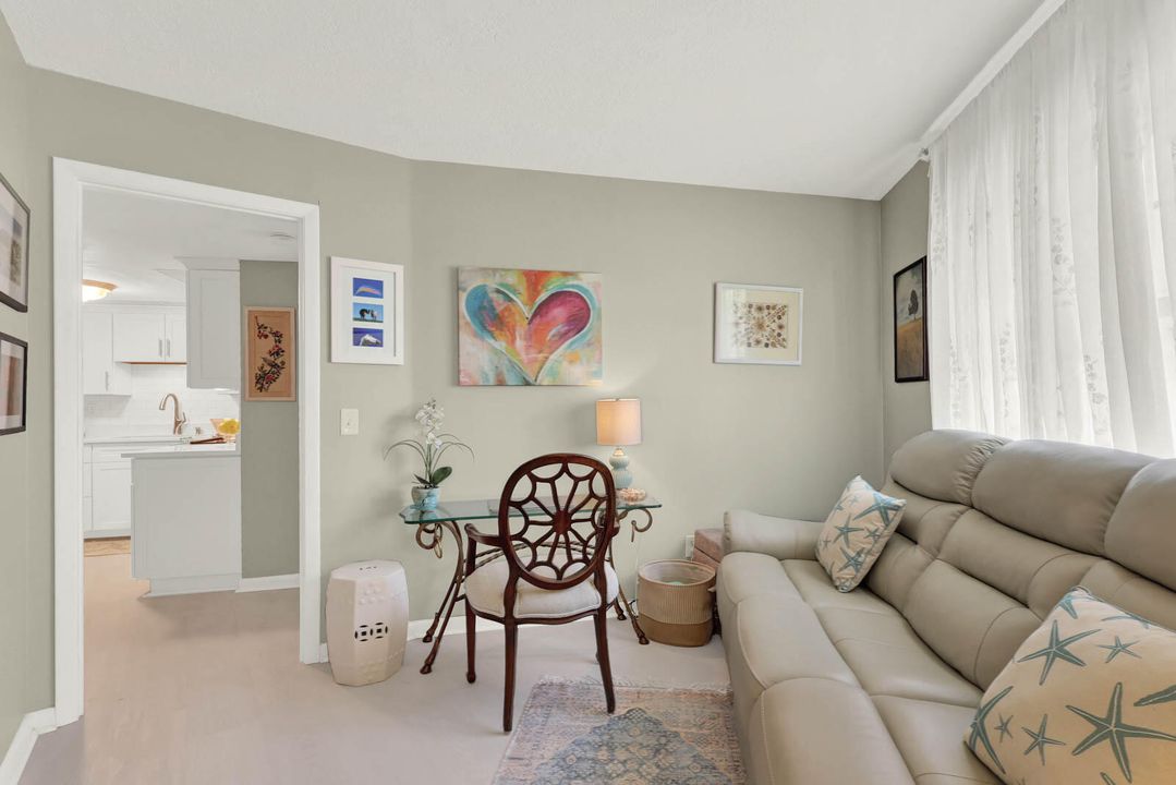 For Sale: $264,900 (2 beds, 2 baths, 903 Square Feet)