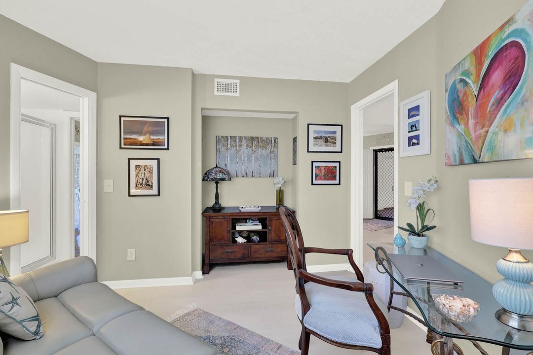 For Sale: $264,900 (2 beds, 2 baths, 903 Square Feet)