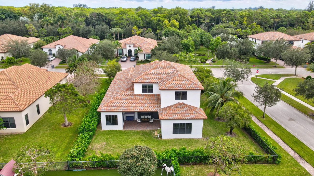 For Sale: $1,125,000 (5 beds, 4 baths, 4035 Square Feet)