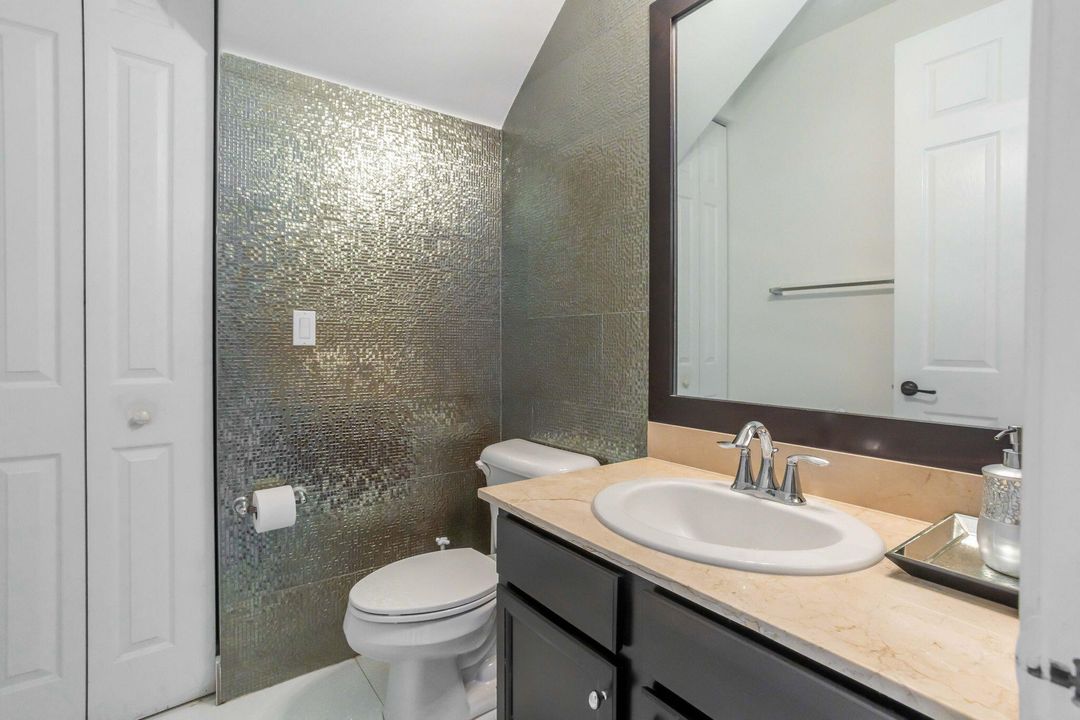 For Sale: $1,125,000 (5 beds, 4 baths, 4035 Square Feet)