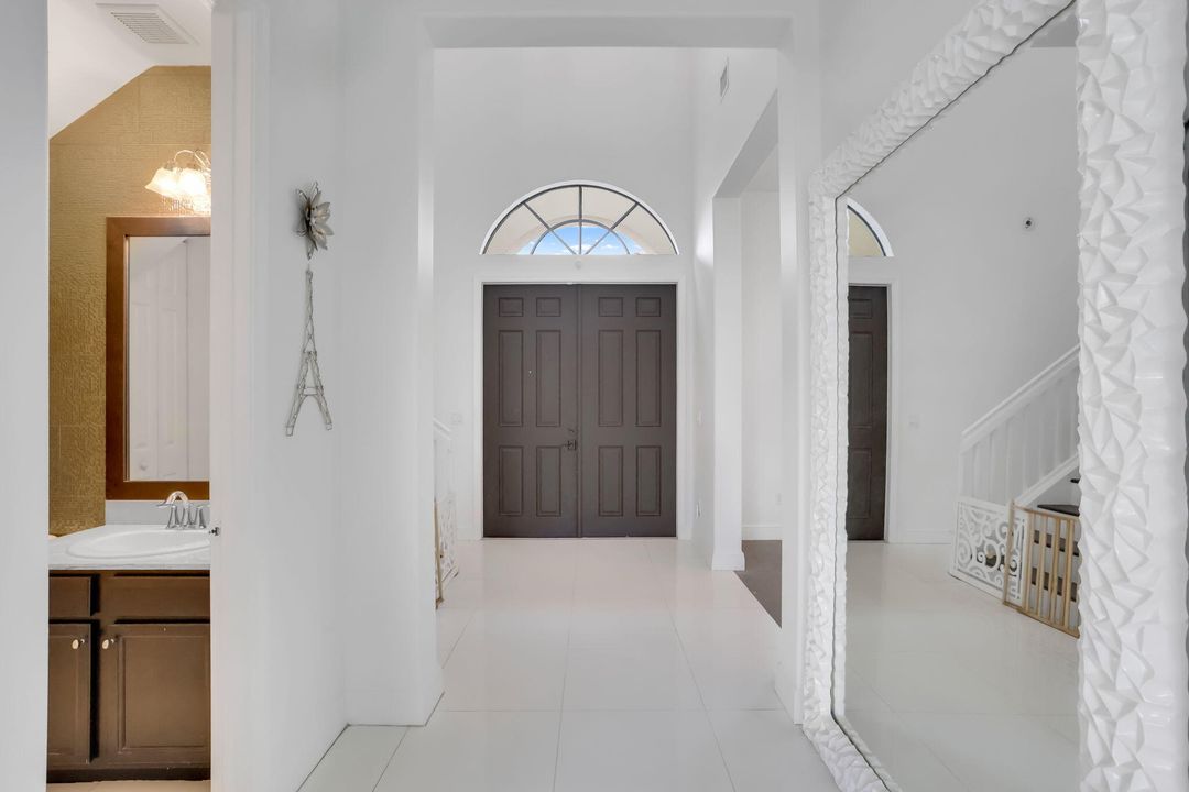 For Sale: $1,125,000 (5 beds, 4 baths, 4035 Square Feet)