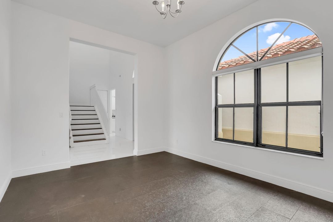 For Sale: $1,125,000 (5 beds, 4 baths, 4035 Square Feet)