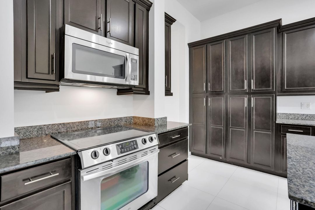 For Sale: $1,125,000 (5 beds, 4 baths, 4035 Square Feet)