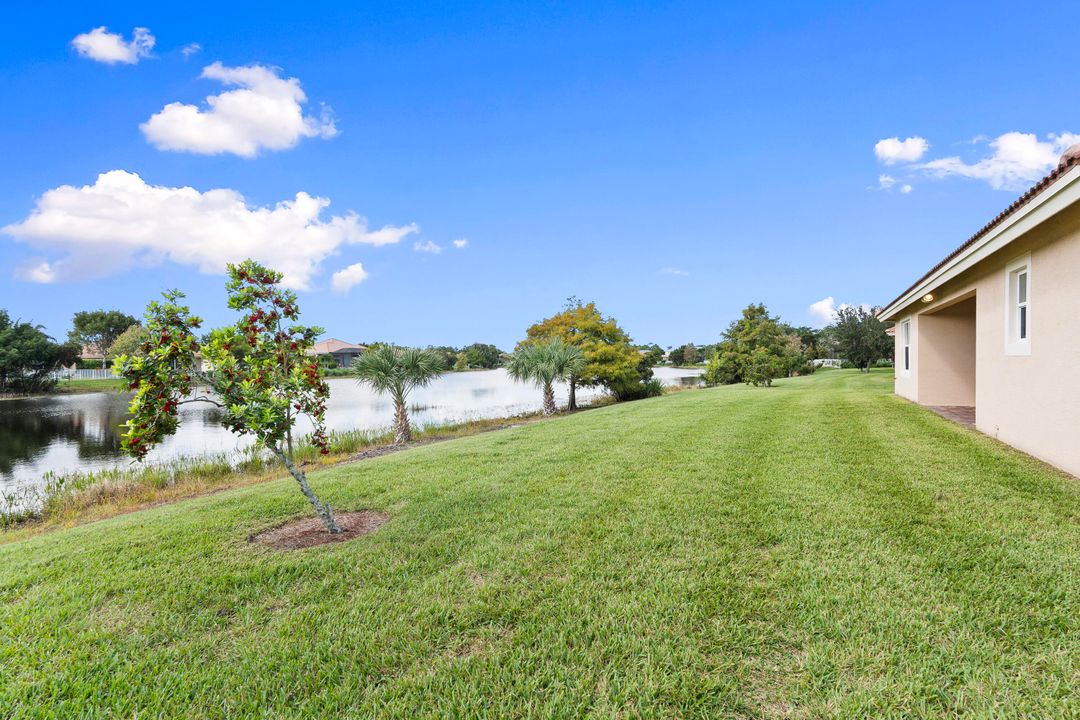 For Sale: $725,000 (4 beds, 3 baths, 2415 Square Feet)