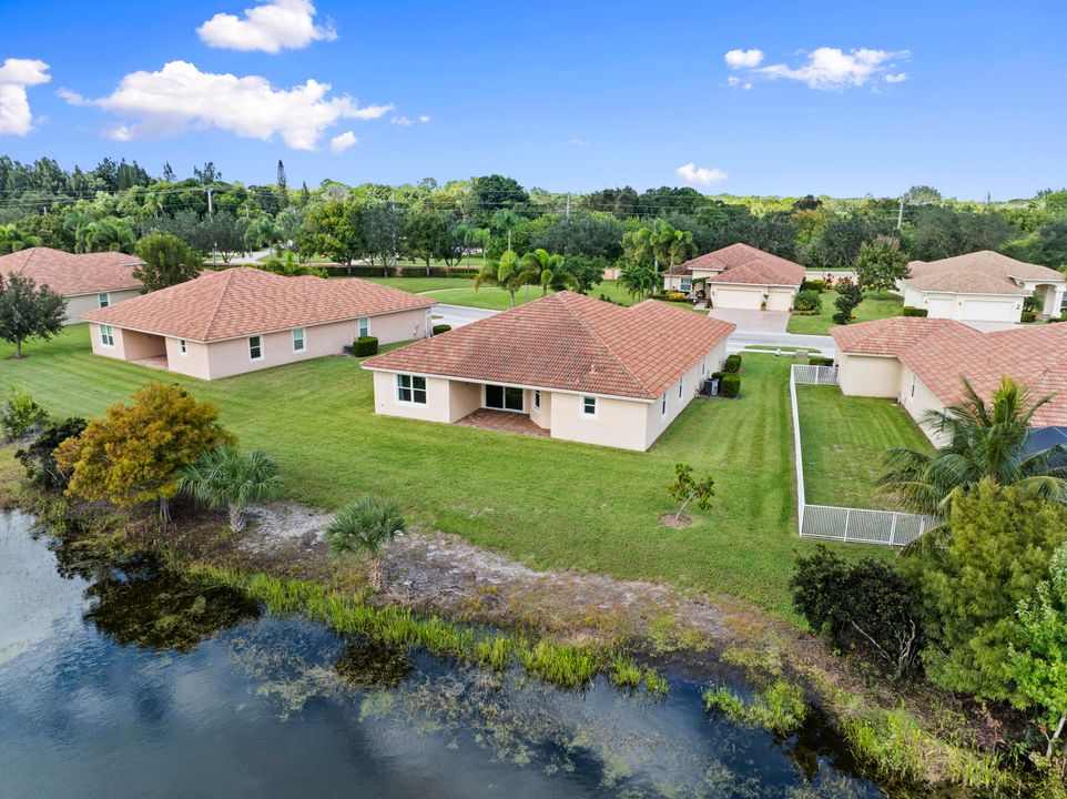 For Sale: $725,000 (4 beds, 3 baths, 2415 Square Feet)