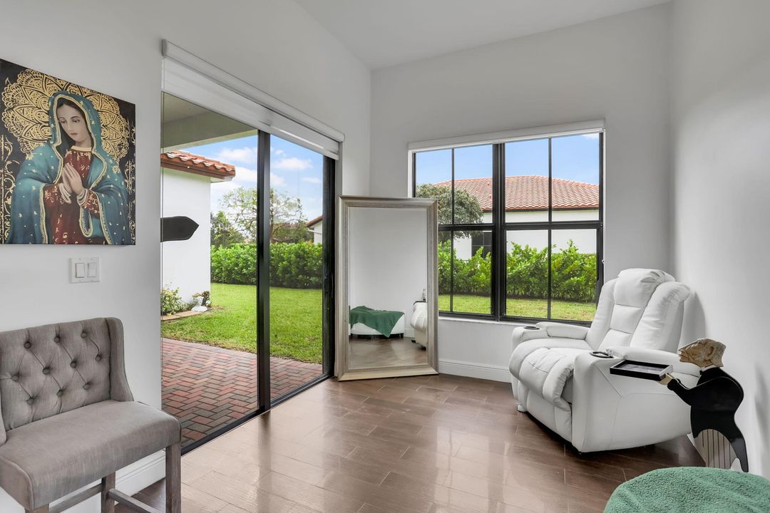 For Sale: $1,125,000 (5 beds, 4 baths, 4035 Square Feet)