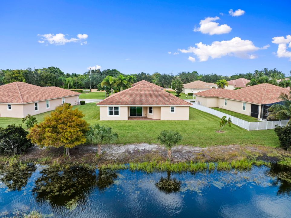 For Sale: $725,000 (4 beds, 3 baths, 2415 Square Feet)