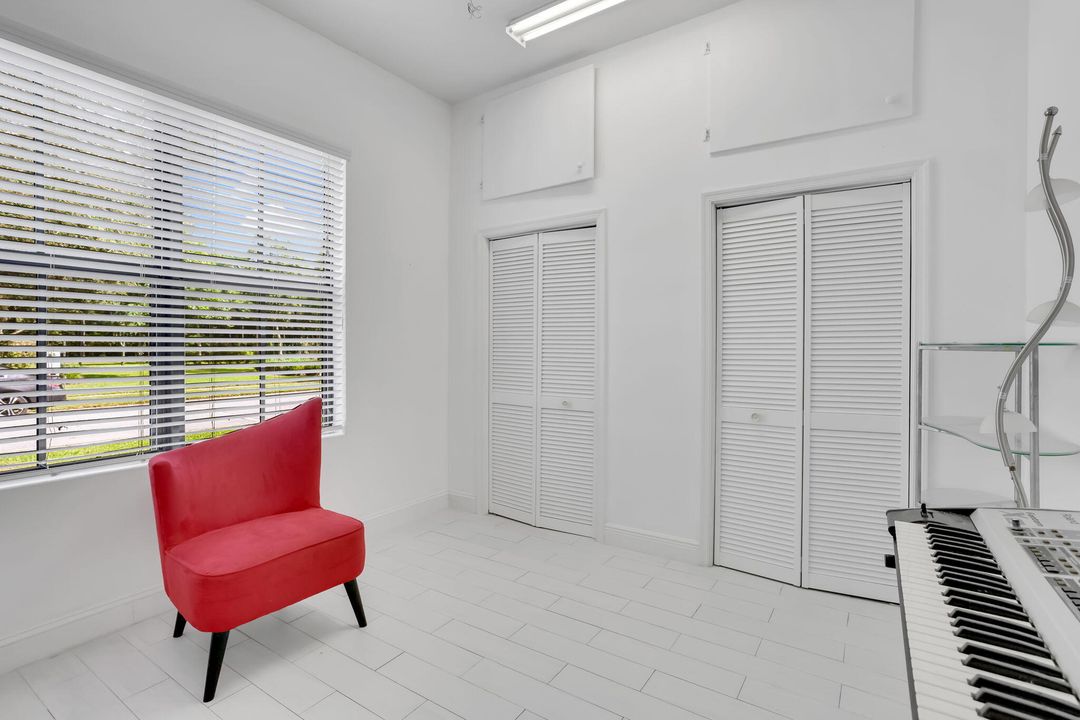 For Sale: $1,125,000 (5 beds, 4 baths, 4035 Square Feet)