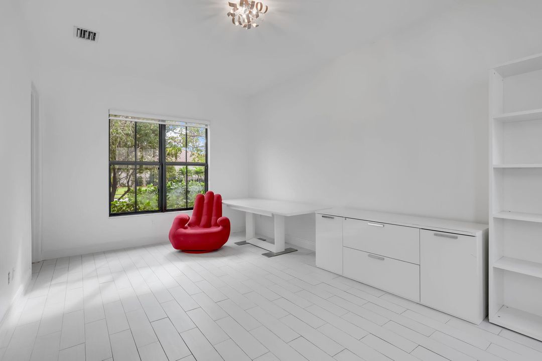 For Sale: $1,125,000 (5 beds, 4 baths, 4035 Square Feet)