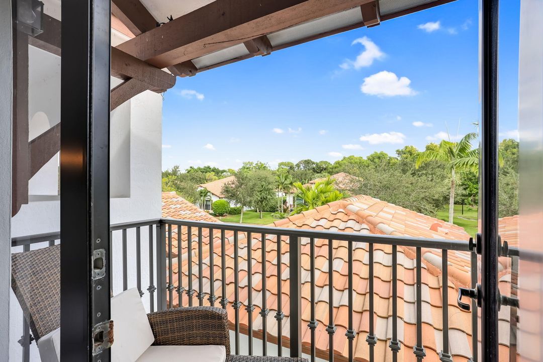 For Sale: $1,125,000 (5 beds, 4 baths, 4035 Square Feet)