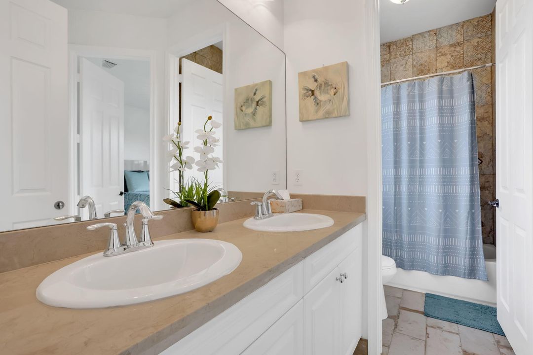 For Sale: $1,125,000 (5 beds, 4 baths, 4035 Square Feet)