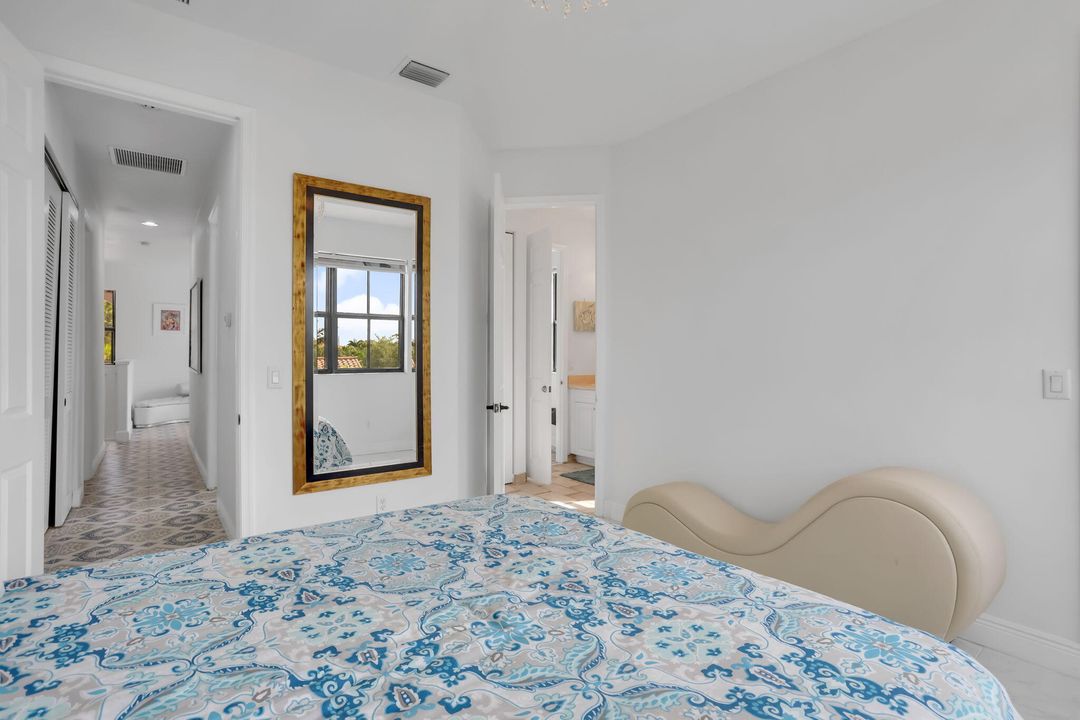 For Sale: $1,125,000 (5 beds, 4 baths, 4035 Square Feet)