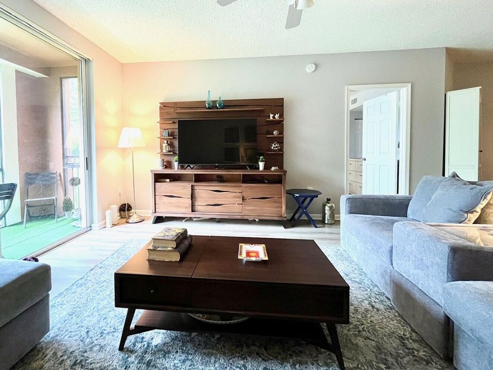 For Rent: $5,500 (2 beds, 2 baths, 1404 Square Feet)