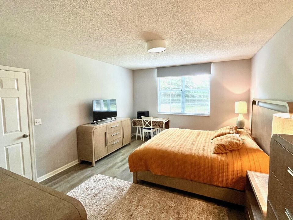 For Rent: $5,500 (2 beds, 2 baths, 1404 Square Feet)