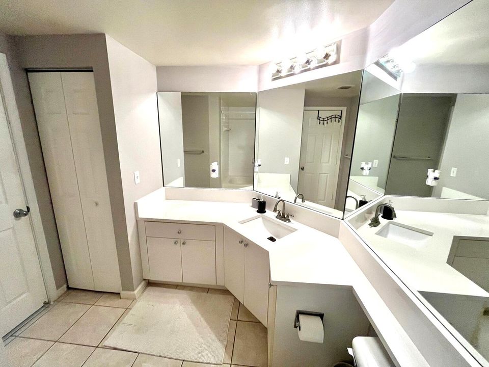 For Rent: $5,500 (2 beds, 2 baths, 1404 Square Feet)