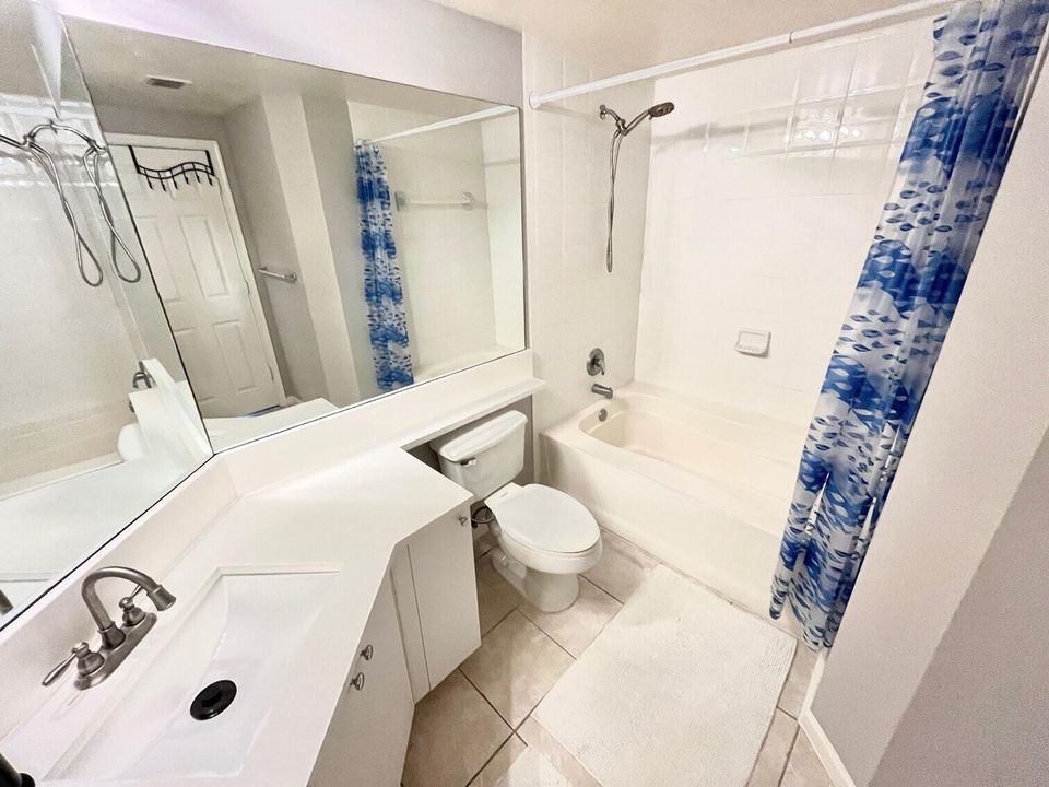 For Rent: $5,500 (2 beds, 2 baths, 1404 Square Feet)