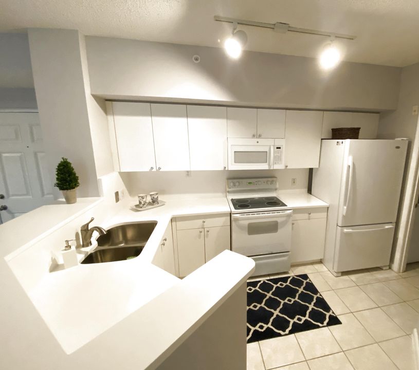 For Rent: $5,500 (2 beds, 2 baths, 1404 Square Feet)