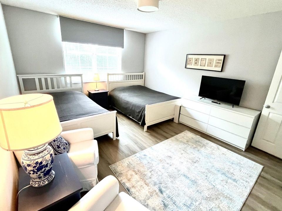 For Rent: $5,500 (2 beds, 2 baths, 1404 Square Feet)