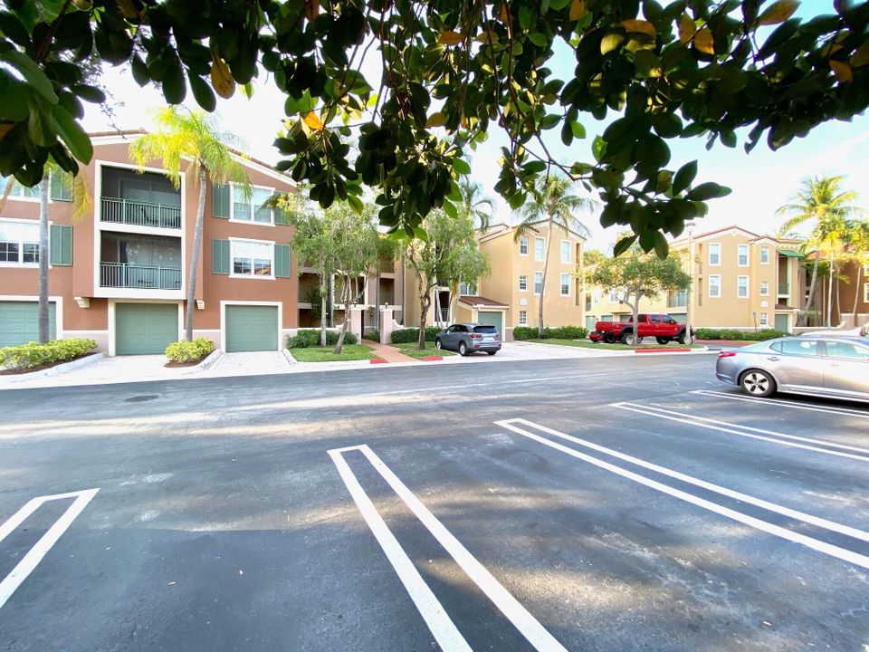 For Rent: $5,500 (2 beds, 2 baths, 1404 Square Feet)