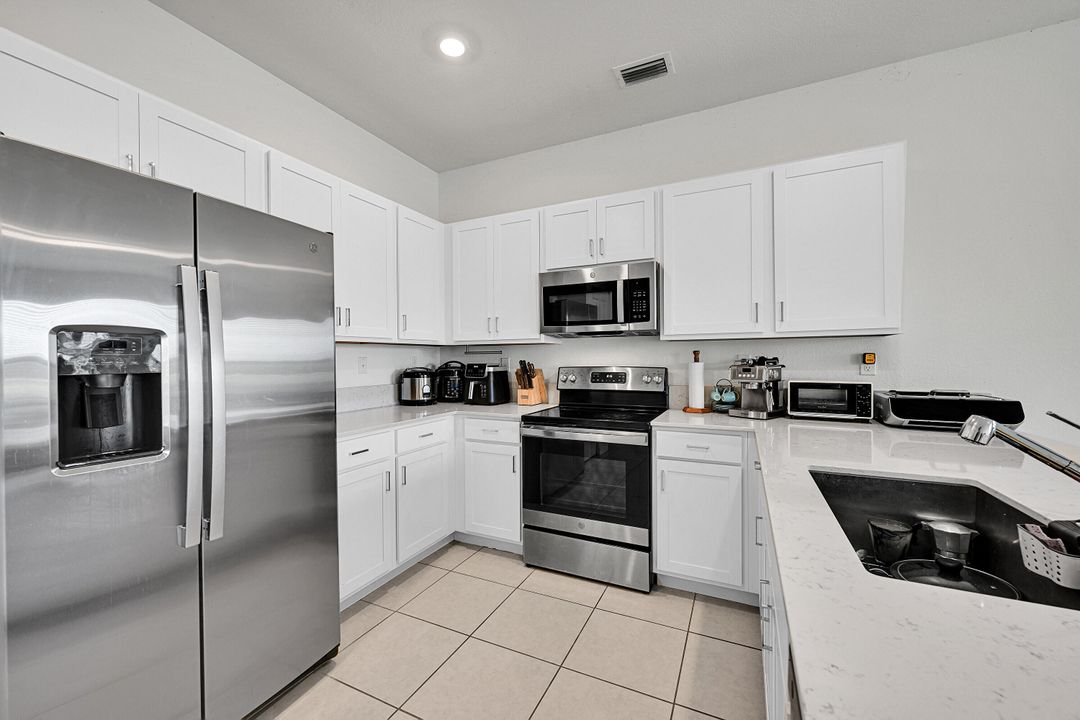 En Venta: $515,000 (4 camas, 2 baños, 1851 Pies cuadrados)