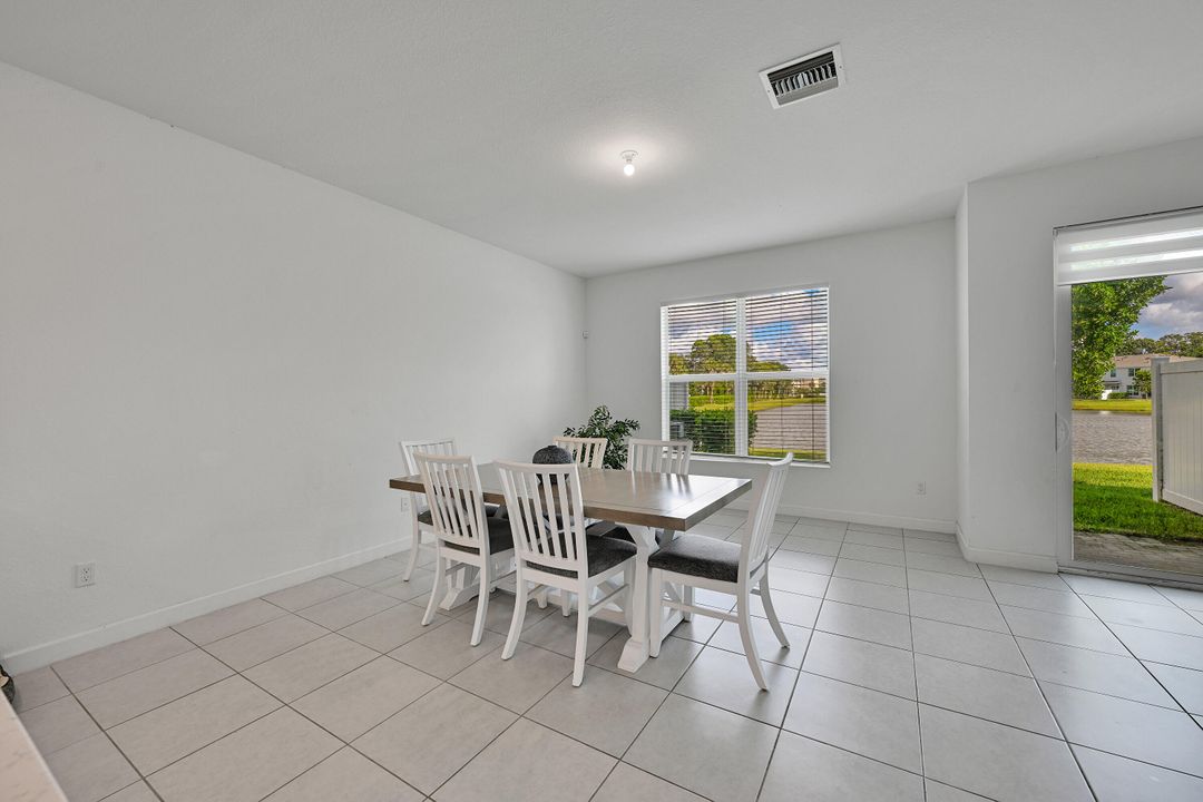 En Venta: $515,000 (4 camas, 2 baños, 1851 Pies cuadrados)