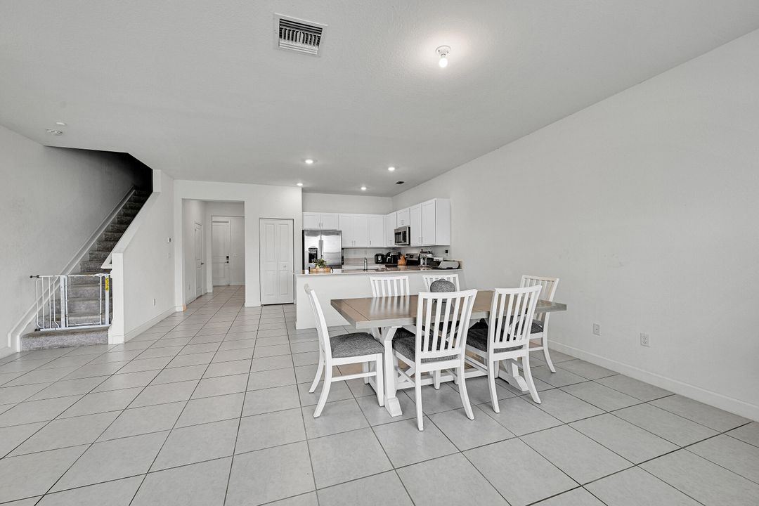 En Venta: $515,000 (4 camas, 2 baños, 1851 Pies cuadrados)