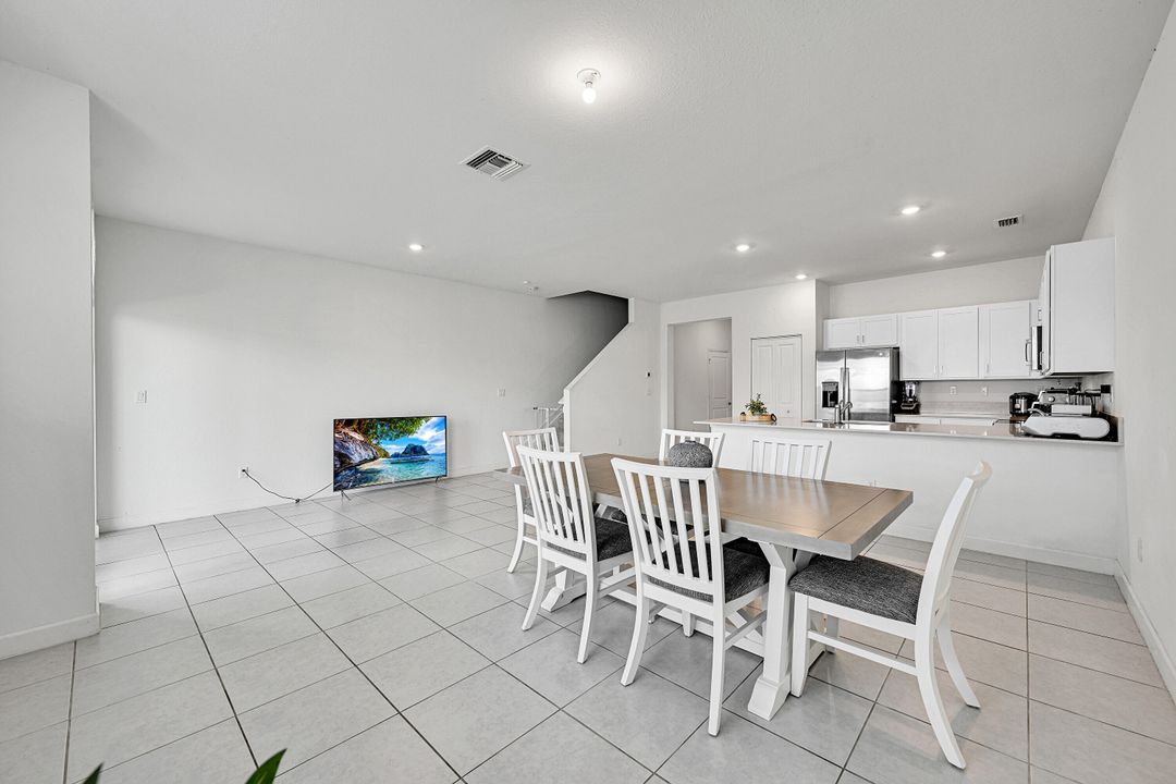 En Venta: $515,000 (4 camas, 2 baños, 1851 Pies cuadrados)