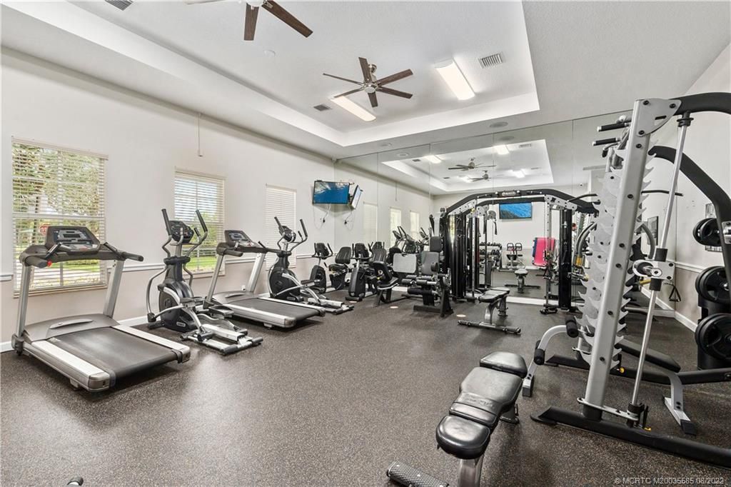 For Sale: $725,000 (4 beds, 3 baths, 2415 Square Feet)