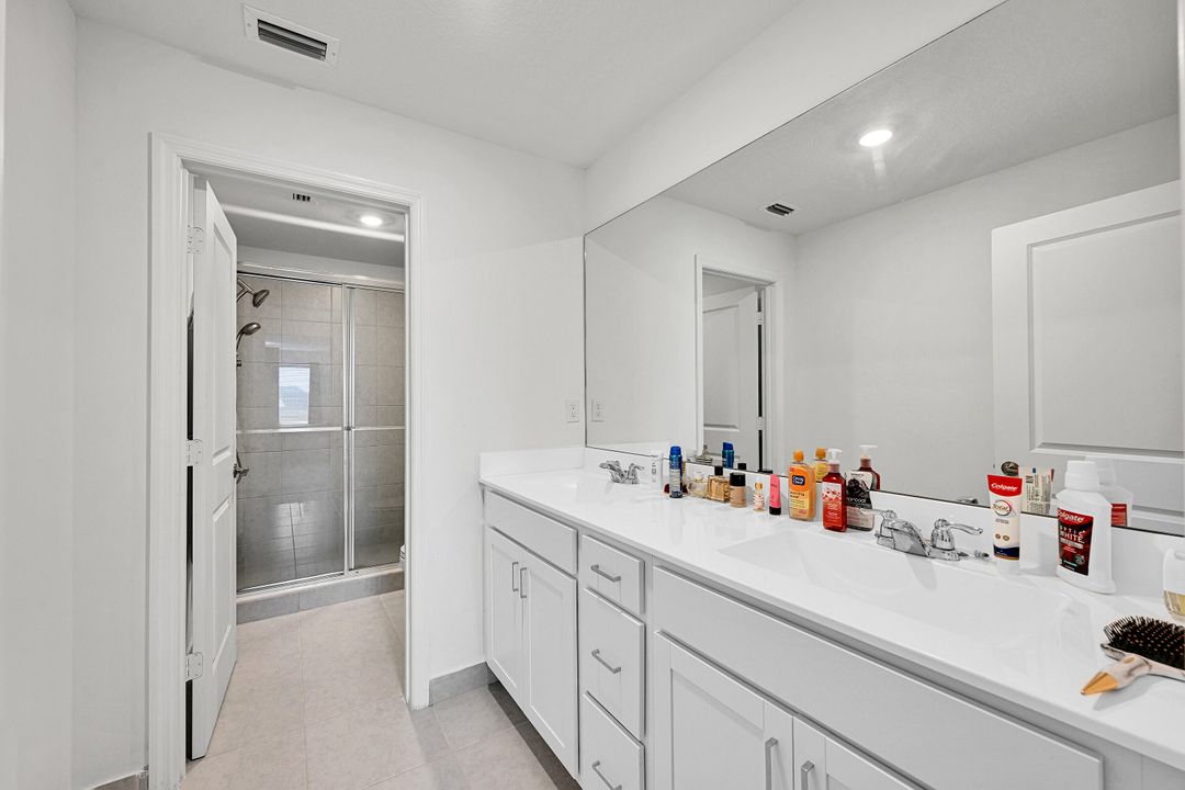 En Venta: $515,000 (4 camas, 2 baños, 1851 Pies cuadrados)