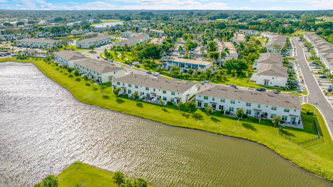 En Venta: $515,000 (4 camas, 2 baños, 1851 Pies cuadrados)