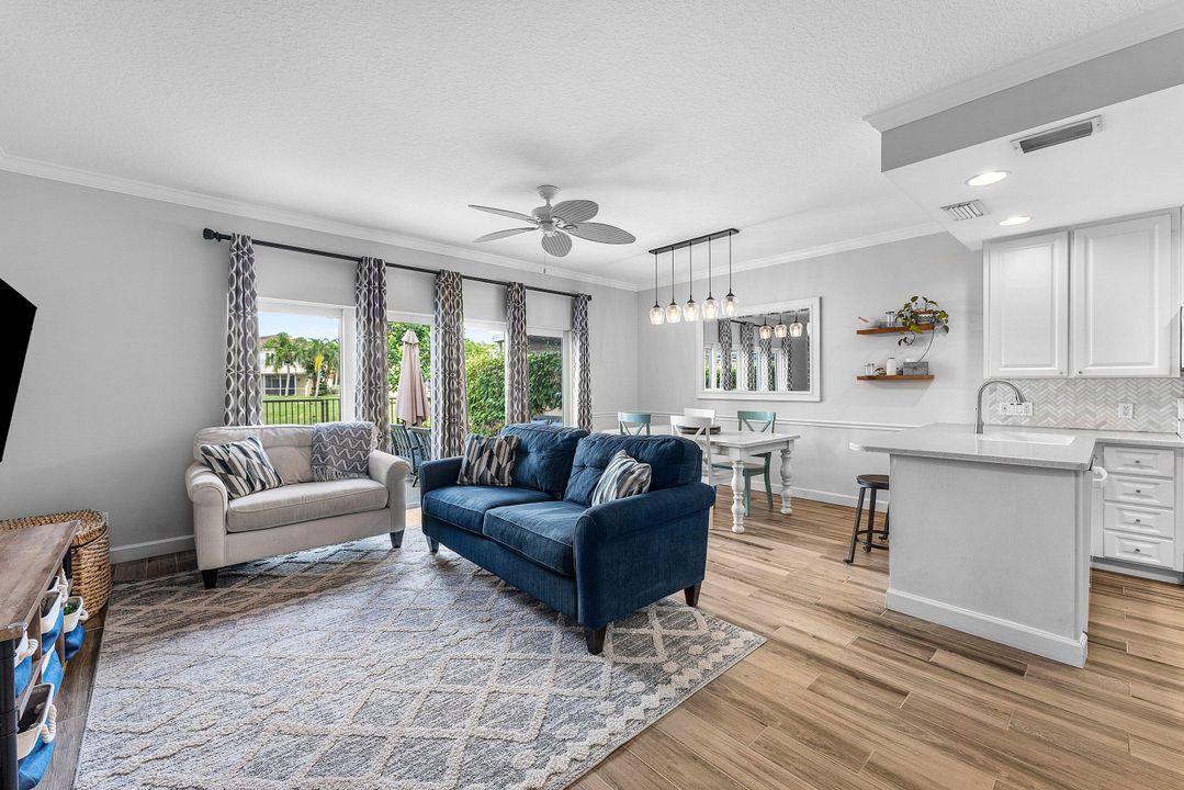 合同活跃: $3,000 (3 贝兹, 2 浴室, 1298 平方英尺)