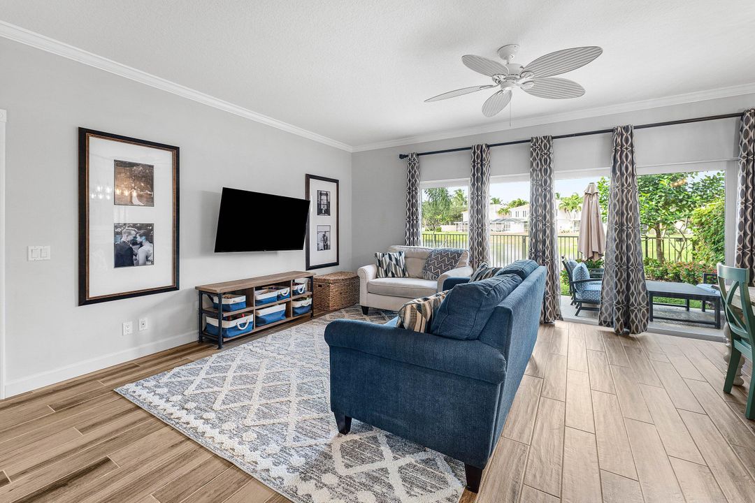 合同活跃: $3,000 (3 贝兹, 2 浴室, 1298 平方英尺)