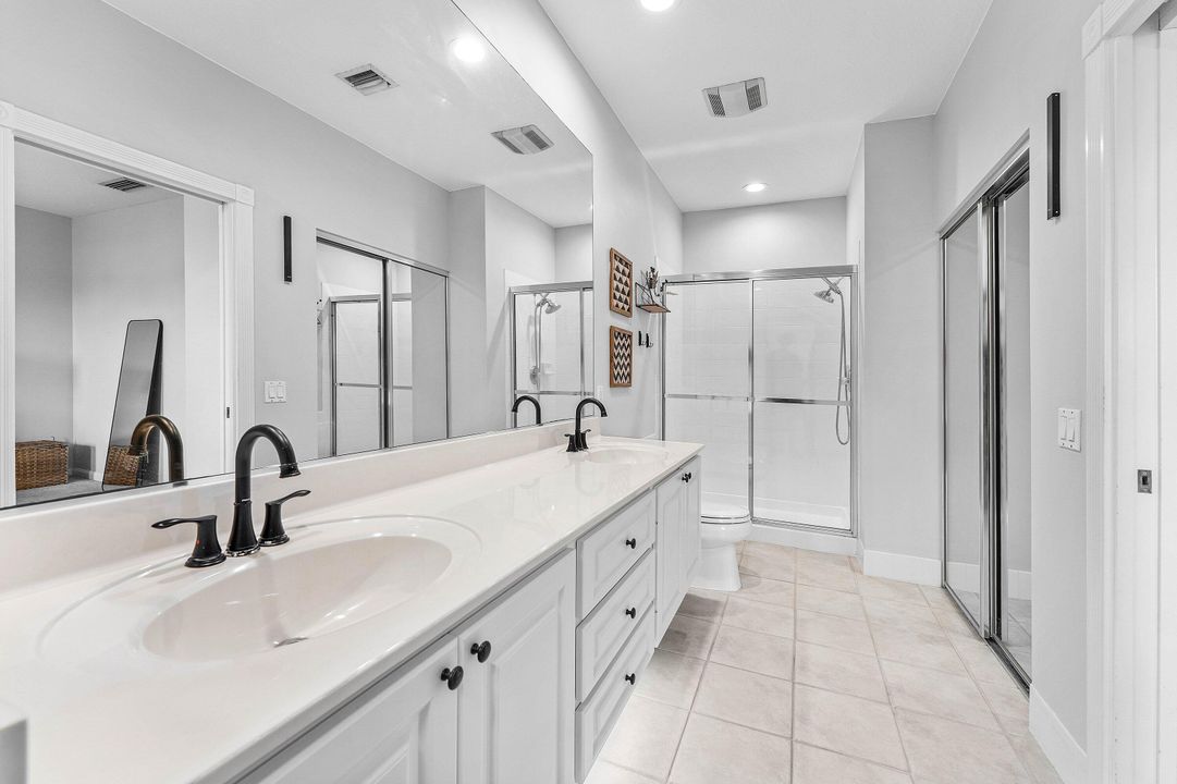 合同活跃: $3,000 (3 贝兹, 2 浴室, 1298 平方英尺)