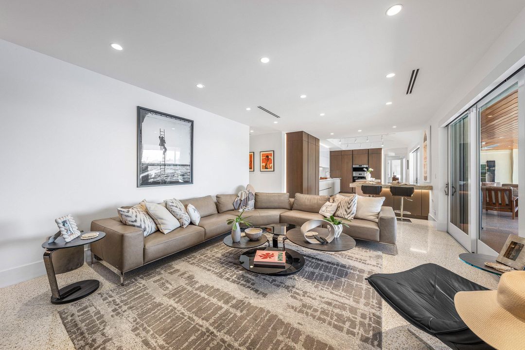 На продажу: $8,995,000 (5 спален, 6 ванн, 4734 Квадратных фут)