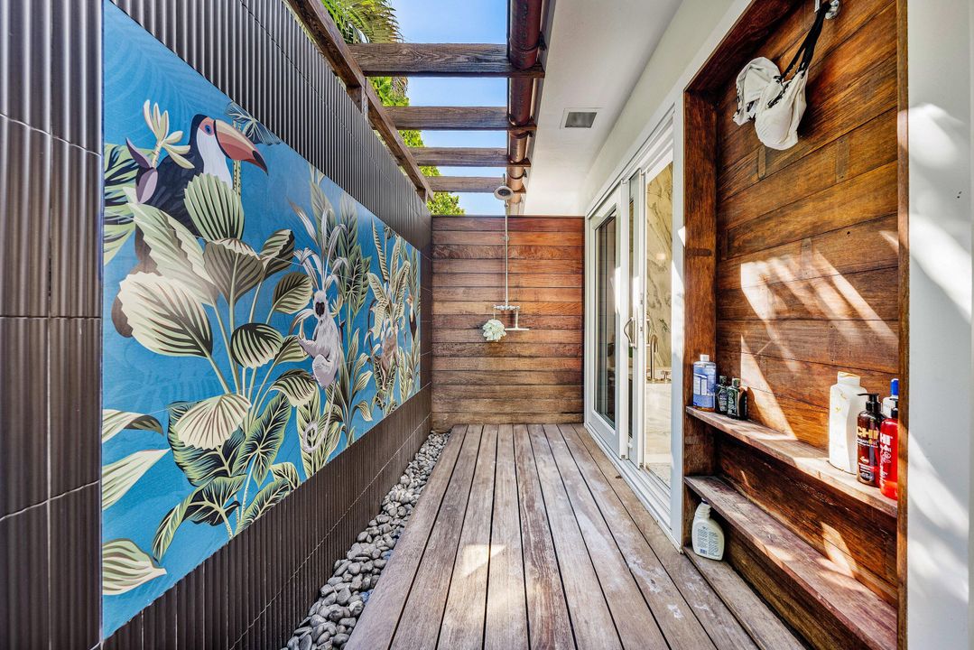 На продажу: $8,995,000 (5 спален, 6 ванн, 4734 Квадратных фут)