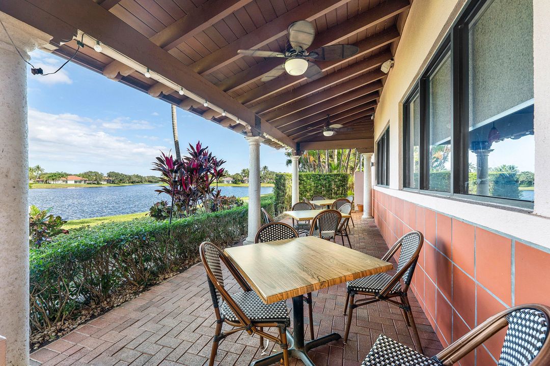 合同活跃: $3,000 (3 贝兹, 2 浴室, 1298 平方英尺)