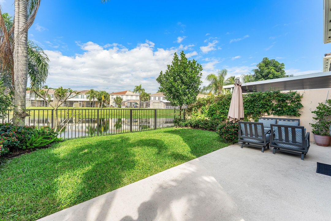 合同活跃: $3,000 (3 贝兹, 2 浴室, 1298 平方英尺)