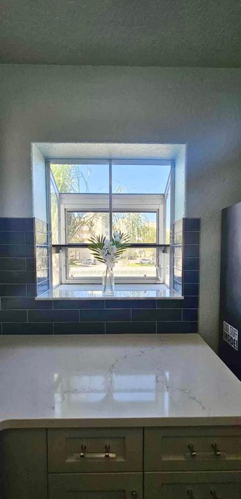 For Sale: $337,000 (2 beds, 2 baths, 1014 Square Feet)